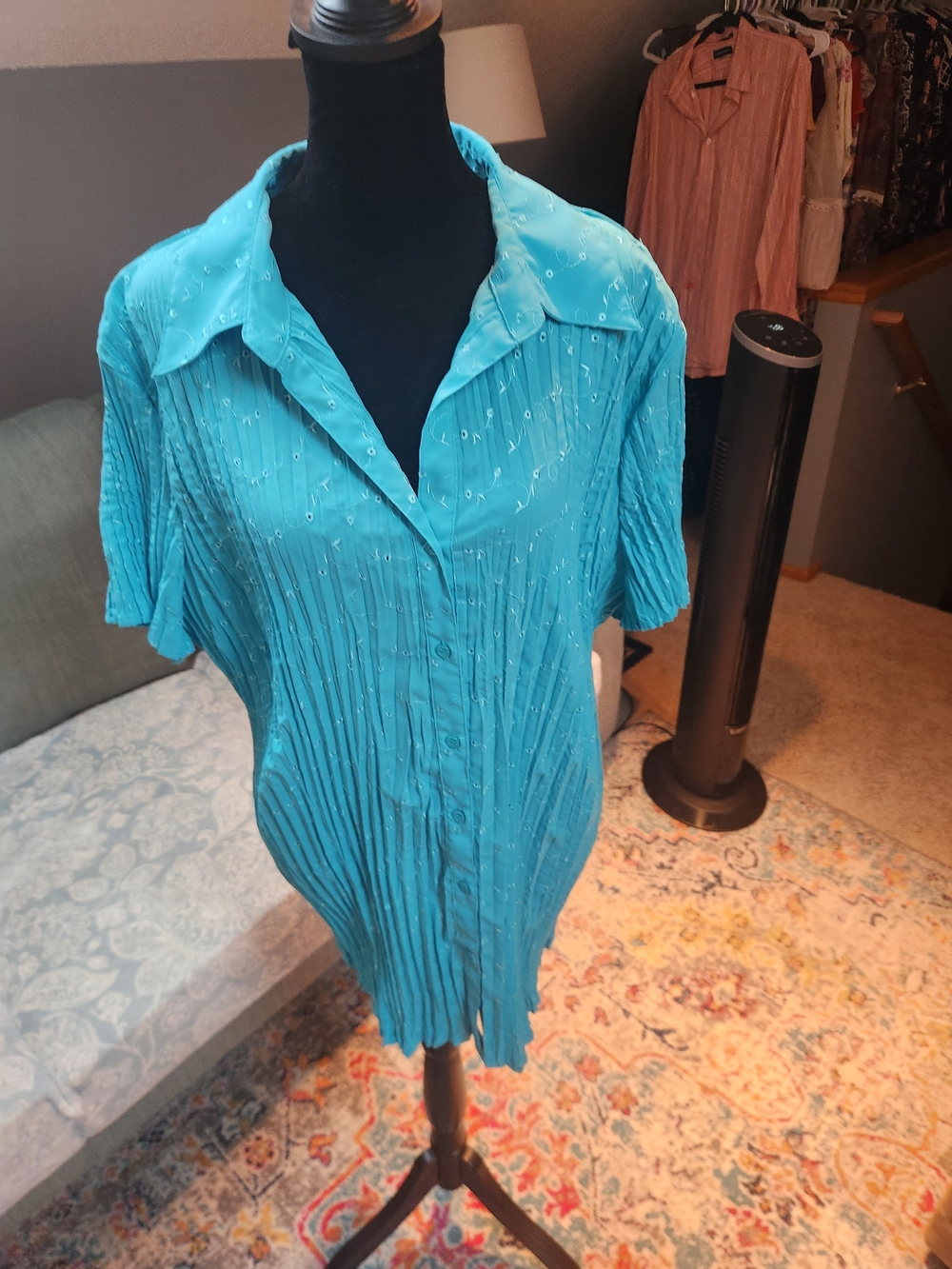 Covington Women's Teal Eyelet Short-Sleeve Pleated Button-Up Top 20W To 22W Plus